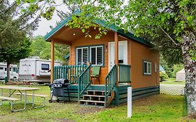 Long Beach Camping Resort Studio Cabin 5